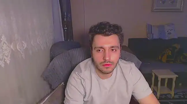 Snapshot of handsomeee04 chatting on February 17, 2025, 3:25 am handsomeee04 online show from February 17, 2025, 3:25 am