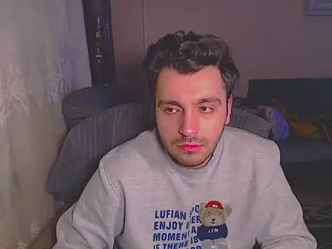 Snapshot of handsomeee04 chatting on February 23, 2025, 9:37 pm handsomeee04 online show from February 23, 2025, 9:37 pm