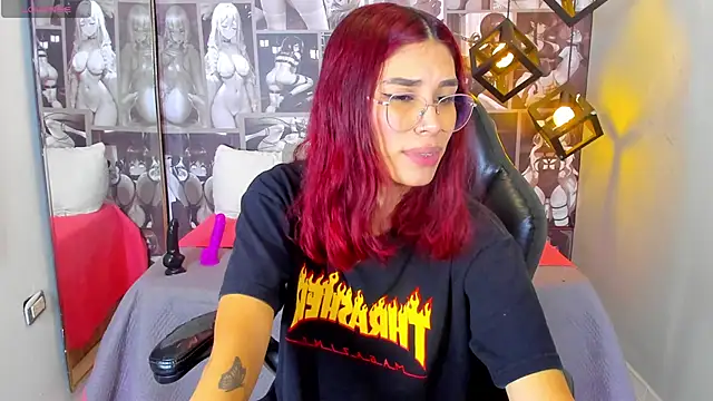 Snapshot of Nicole_Angels_ chatting on January 2, 2025, 7:40 pm Nicole Angels online show from January 2, 2025, 7:40 pm