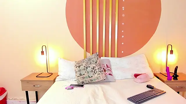 Snapshot of Nicole_Angels_ chatting on February 20, 2025, 5:18 pm Nicole Angels online show from February 20, 2025, 5:18 pm