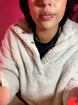 lauuraww online show from October 14, 2025, 6:03 am