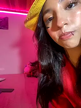 lauuraww online show from October 23, 2025, 2:00 am