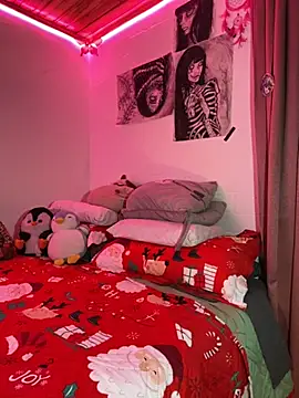 lauuraww online show from November 10, 2025, 6:29 pm