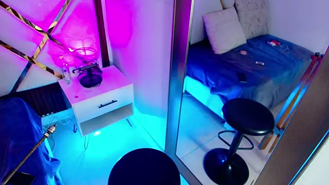 Snapshot of Iliy__ chatting on January 5, 2026, 5:49 pm Iliy online show from January 5, 2026, 5:49 pm