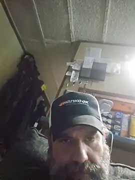 zaneporter46 online show from May 18, 2026, 3:13 am
