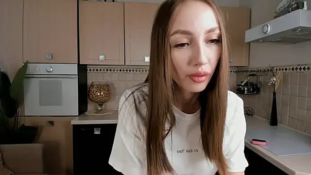 Snapshot of LinnGaillard chatting on December 27, 2024, 7:29 am LinnGaillard online show from December 27, 2024, 7:29 am