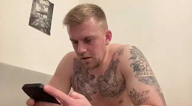 BulkAndTattoos online show from December 22, 2024, 3:11 pm