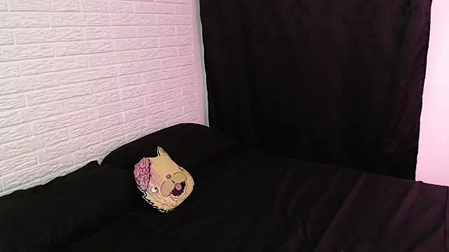 Snapshot of rousstattoo chatting on January 21, 2025, 3:15 am rousstattoo online show from January 21, 2025, 3:15 am