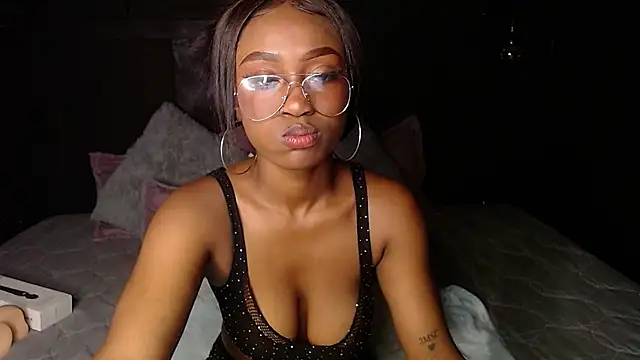 Snapshot of nikkystorm1_ chatting on November 15, 2025, 2:35 pm nikkystorm1 online show from November 15, 2025, 2:35 pm