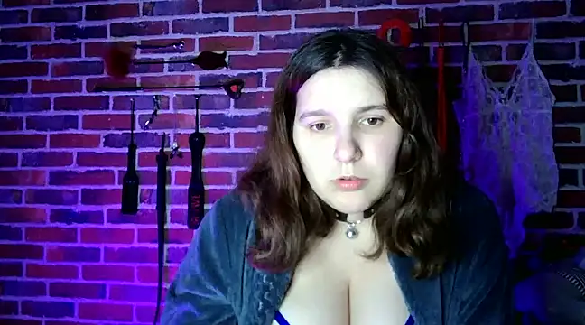 Snapshot of Heleneecesmecs2 chatting on January 22, 2025, 2:37 am Heleneecesmecs2 online show from January 22, 2025, 2:37 am