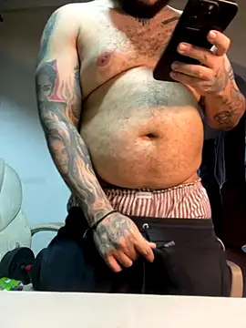 Snapshot of El_Titan1998 chatting on October 14, 2025, 10:21 pm El Titan1998 online show from October 14, 2025, 10:21 pm