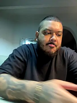 Snapshot of El_Titan1998 chatting on October 20, 2025, 11:49 pm El Titan1998 online show from October 20, 2025, 11:49 pm