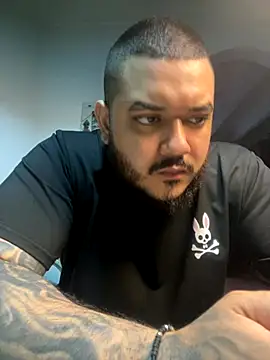 Snapshot of El_Titan1998 chatting on November 2, 2025, 11:23 am El Titan1998 online show from November 2, 2025, 11:23 am