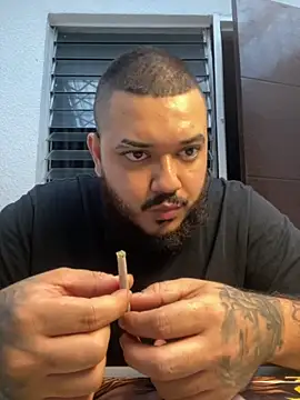 Snapshot of El_Titan1998 chatting on November 15, 2025, 9:43 pm El Titan1998 online show from November 15, 2025, 9:43 pm