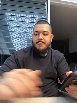 Snapshot of El_Titan1998 chatting on November 17, 2025, 9:42 pm El Titan1998 online show from November 17, 2025, 9:42 pm