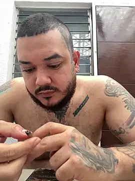 Snapshot of El_Titan1998 chatting on December 1, 2025, 12:43 pm El Titan1998 online show from December 1, 2025, 12:43 pm