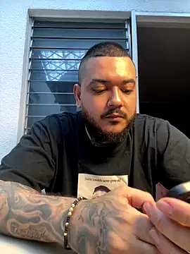 Snapshot of El_Titan1998 chatting on December 13, 2025, 9:31 pm El Titan1998 online show from December 13, 2025, 9:31 pm