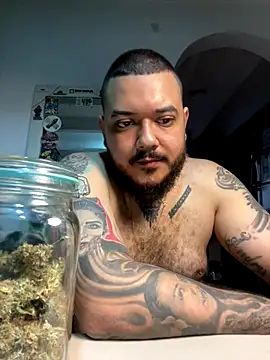 Snapshot of El_Titan1998 chatting on December 15, 2025, 12:09 pm El Titan1998 online show from December 15, 2025, 12:09 pm