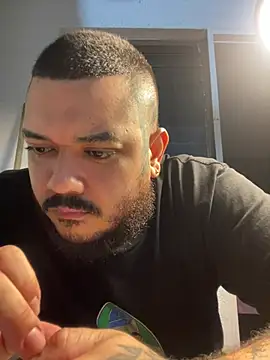 Snapshot of El_Titan1998 chatting on January 18, 2026, 12:03 am El Titan1998 online show from January 18, 2026, 12:03 am