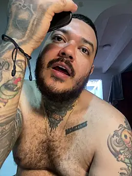 Snapshot of El_Titan1998 chatting on March 4, 2026, 12:44 pm El Titan1998 online show from March 4, 2026, 12:44 pm