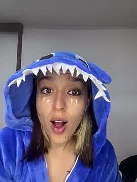 Snapshot of BlueStoneX chatting on November 16, 2025, 6:41 am BlueStoneX online show from November 16, 2025, 6:41 am