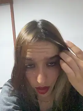 Snapshot of BlueStoneX chatting on November 25, 2025, 6:46 am BlueStoneX online show from November 25, 2025, 6:46 am