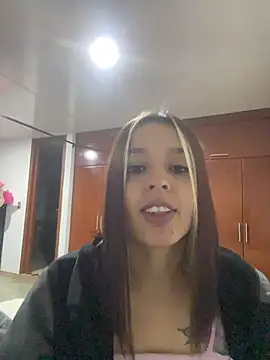 Snapshot of BlueStoneX chatting on November 28, 2025, 7:11 am BlueStoneX online show from November 28, 2025, 7:11 am