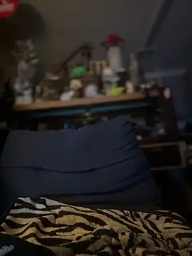 Snapshot of Jefloves68 chatting on April 18, 2026, 6:50 am Jefloves68 online show from April 18, 2026, 6:50 am