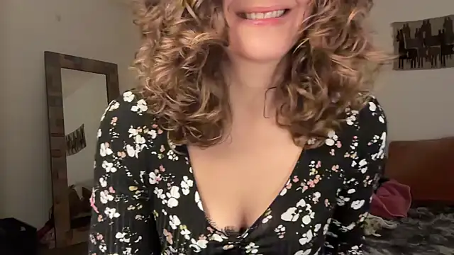 Snapshot of leahsparkles chatting on January 13, 2026, 12:21 pm leahsparkles online show from January 13, 2026, 12:21 pm