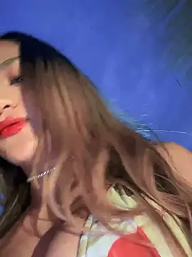 Snapshot of Mariapaula chatting on February 1, 2025, 11:27 pm Mariapaula online show from February 1, 2025, 11:27 pm