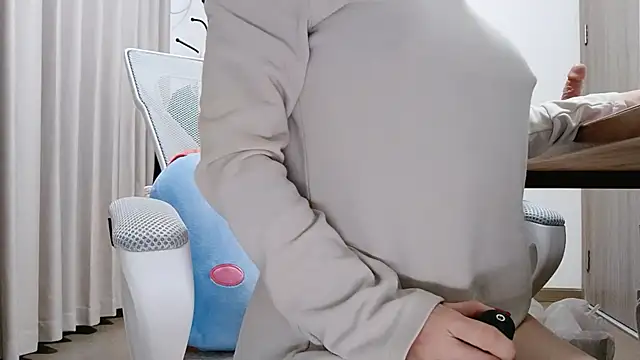 Snapshot of Lucky-kaka999 chatting on January 13, 2026, 1:55 am Lucky-kaka999 online show from January 13, 2026, 1:55 am