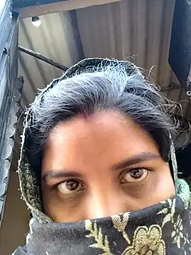 Snapshot of sweet_suman chatting on December 15, 2025, 4:28 am sweet suman online show from December 15, 2025, 4:28 am