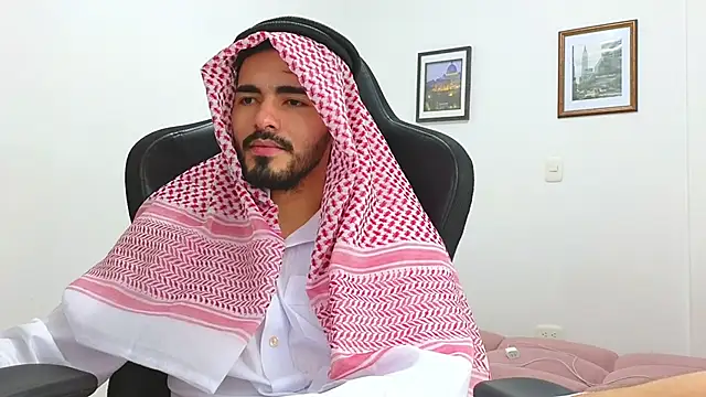 Snapshot of Massimoo_07 chatting on January 19, 2025, 12:49 am Massimoo 07 online show from January 19, 2025, 12:49 am