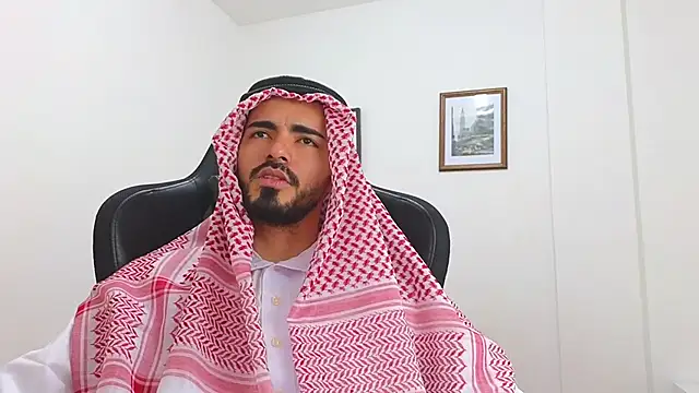 Snapshot of Massimoo_07 chatting on March 9, 2025, 7:37 pm Massimoo 07 online show from March 9, 2025, 7:37 pm