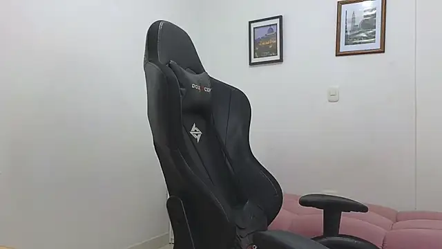 Snapshot of Massimoo_07 chatting on March 14, 2025, 9:54 pm Massimoo 07 online show from March 14, 2025, 9:54 pm