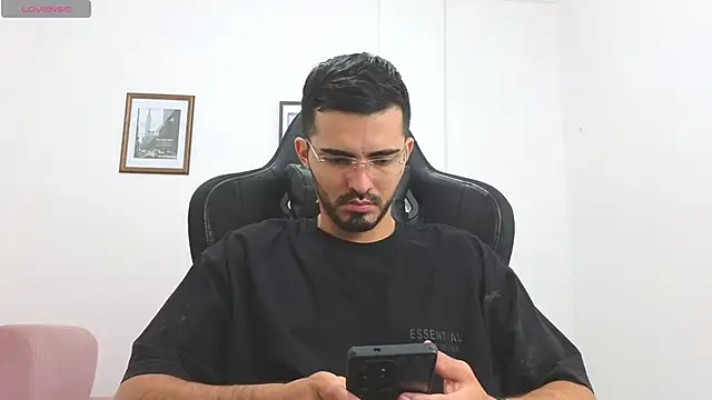 Snapshot of Massimoo_07 chatting on October 27, 2025, 3:05 pm Massimoo 07 online show from October 27, 2025, 3:05 pm