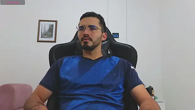 Snapshot of Massimoo_07 chatting on October 30, 2025, 7:47 pm Massimoo 07 online show from October 30, 2025, 7:47 pm