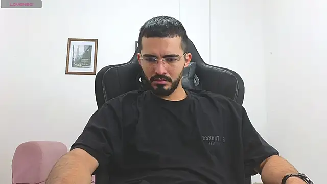 Snapshot of Massimoo_07 chatting on December 3, 2025, 4:38 pm Massimoo 07 online show from December 3, 2025, 4:38 pm