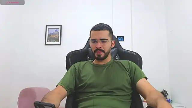 Snapshot of Massimoo_07 chatting on January 18, 2026, 6:23 pm Massimoo 07 online show from January 18, 2026, 6:23 pm