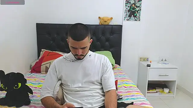 Snapshot of Massimoo_07 chatting on March 7, 2026, 9:34 pm Massimoo 07 online show from March 7, 2026, 9:34 pm