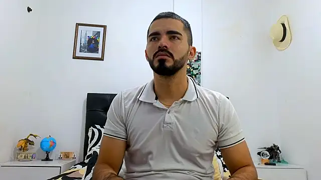 Snapshot of Massimoo_07 chatting on August 1, 2026, 6:18 pm Massimoo 07 online show from August 1, 2026, 6:18 pm