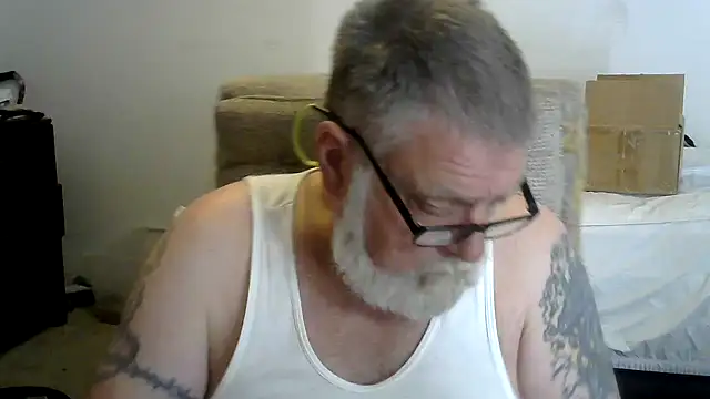 Snapshot of viejo_oso chatting on March 1, 2026, 10:45 pm viejo oso online show from March 1, 2026, 10:45 pm