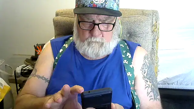 Snapshot of viejo_oso chatting on March 13, 2026, 10:38 pm viejo oso online show from March 13, 2026, 10:38 pm