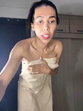 Ebonyxprincess  online show from October 21, 2025, 8:53 pm