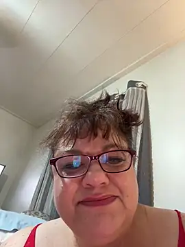 Luciouslouise72xh online show from November 8, 2025, 12:16 pm