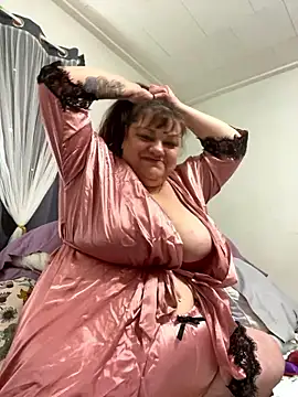 Snapshot of Luciouslouise72@xh chatting on January 16, 2026, 8:24 pm Luciouslouise72xh online show from January 16, 2026, 8:24 pm