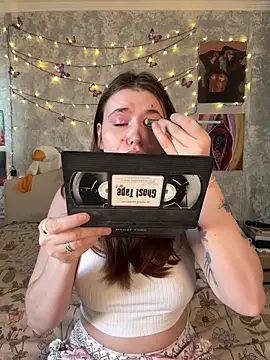 Snapshot of Sabrina_shells chatting on December 19, 2025, 10:11 am Sabrina shells online show from December 19, 2025, 10:11 am