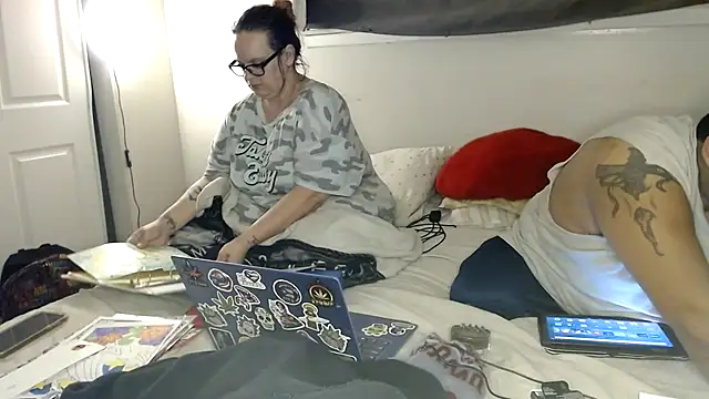 Snapshot of cloudy_couple444 chatting on November 30, 2025, 8:51 am cloudy couple444 online show from November 30, 2025, 8:51 am