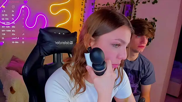 RobertAndLinela online show from January 6, 2025, 5:06 pm