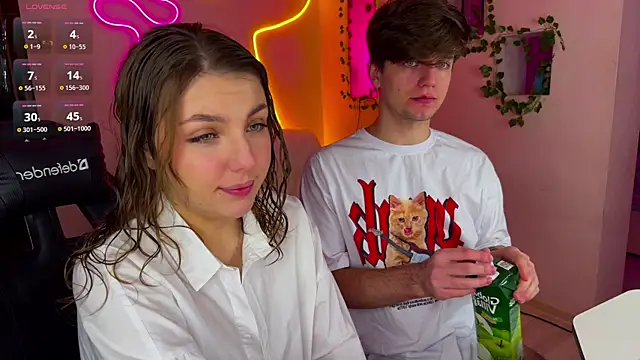 RobertAndLinela online show from March 4, 2025, 10:24 am